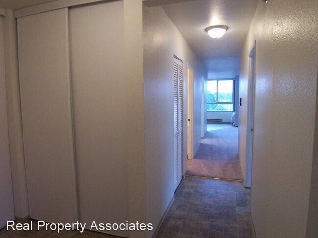 Building Photo - 5200 The Ave