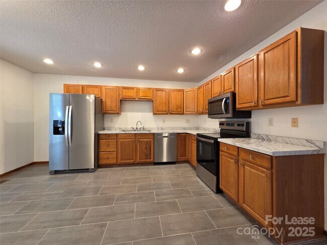 Foto del edificio - 4641 Hickory Grove Rd