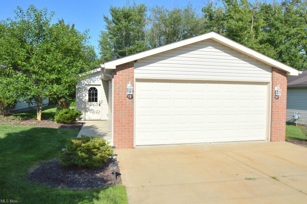 Primary Photo - 408 Orchard Hill Dr