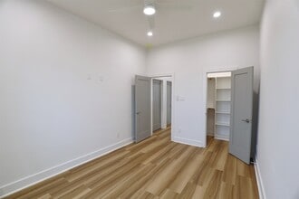 Building Photo - 421 E 41st St