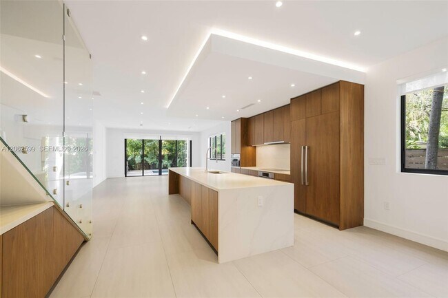 Foto del edificio - 2992 Coconut Ave