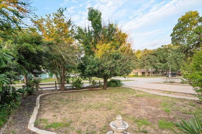 Foto del edificio - 501 Calhoun Dr