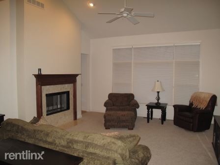 Building Photo - 18145 Shoreline Ct