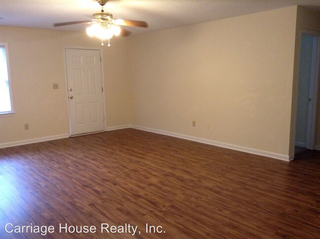 Foto del edificio - 4 br, 2 bath Apartment - 109 Barrington Drive