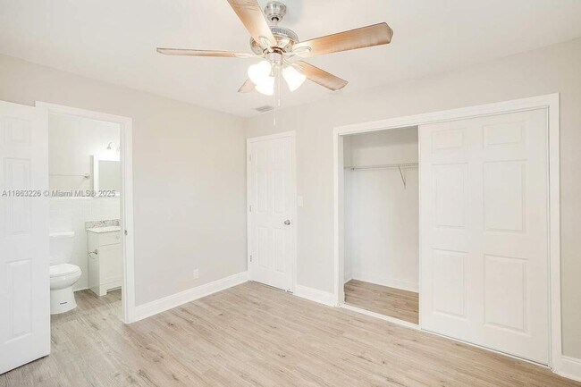 Foto del edificio - 2440 SW 5th Pl