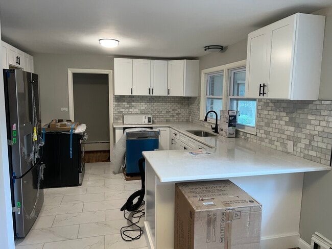 Building Photo - 8 Rosemont Rd