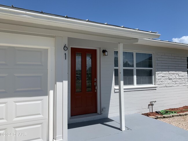 Building Photo - 61 Sunny Shores Dr
