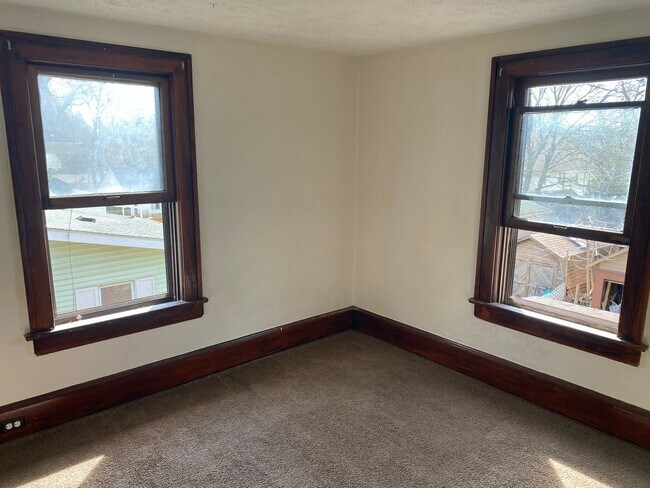 Foto del edificio - Charming 4-Bedroom Single Family Home for Rent!