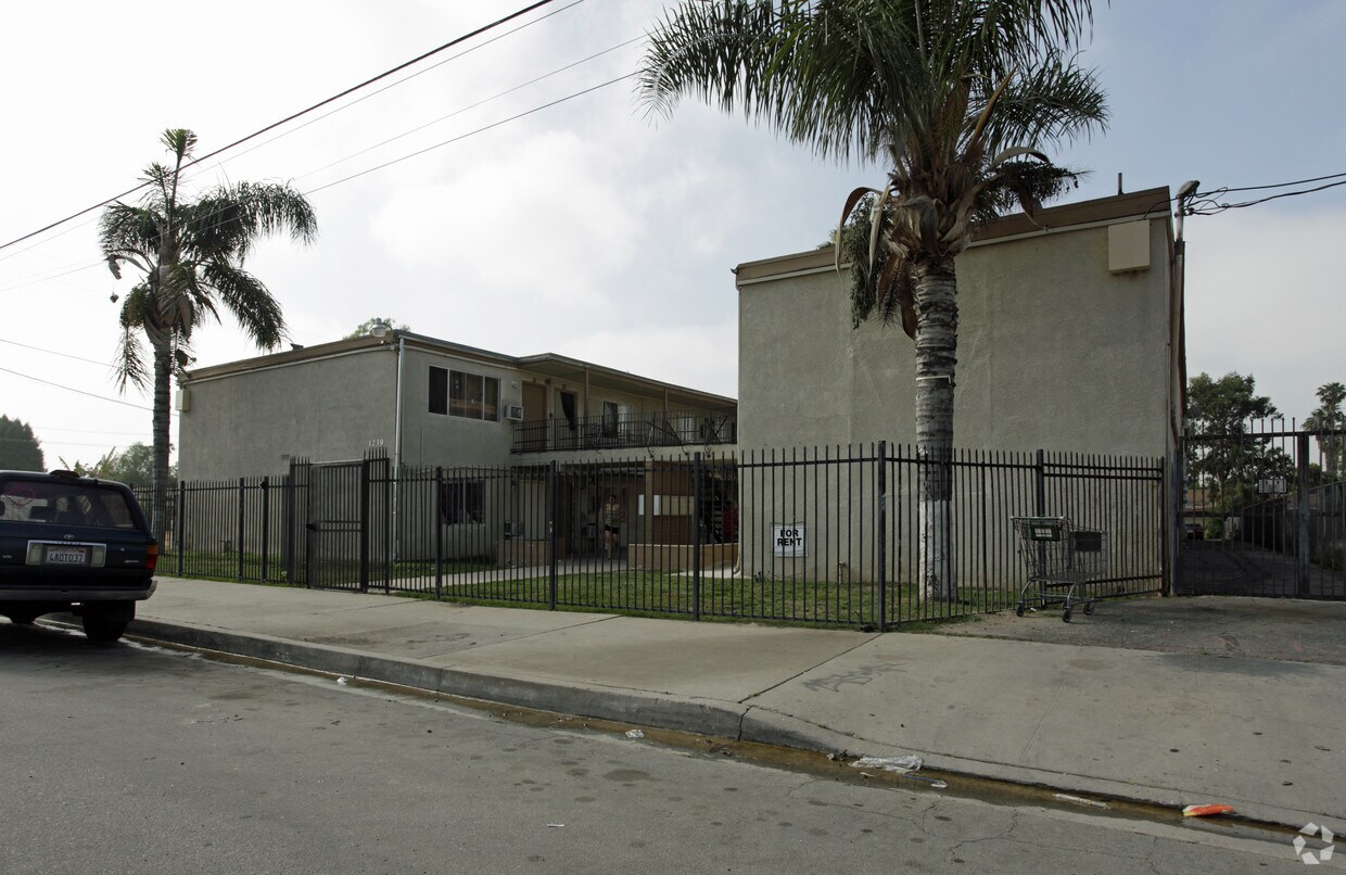 Foto principal - 1239 W 14th St