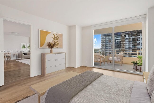 Foto del edificio - 555 NE 34th St