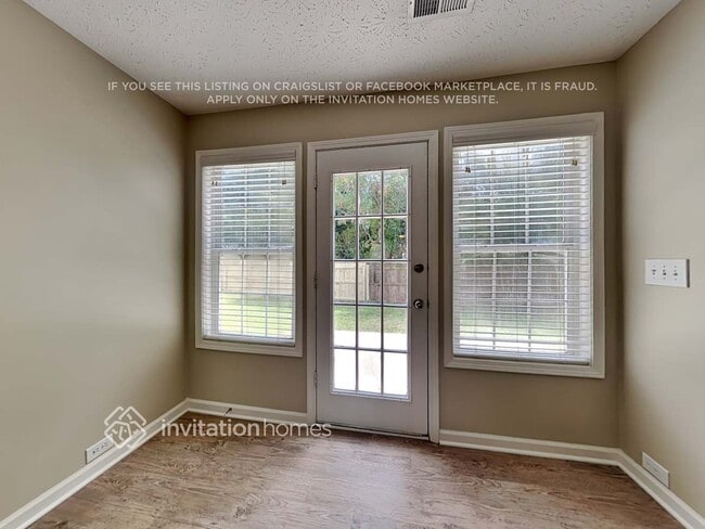 Building Photo - 4465 High Gate Dr NW