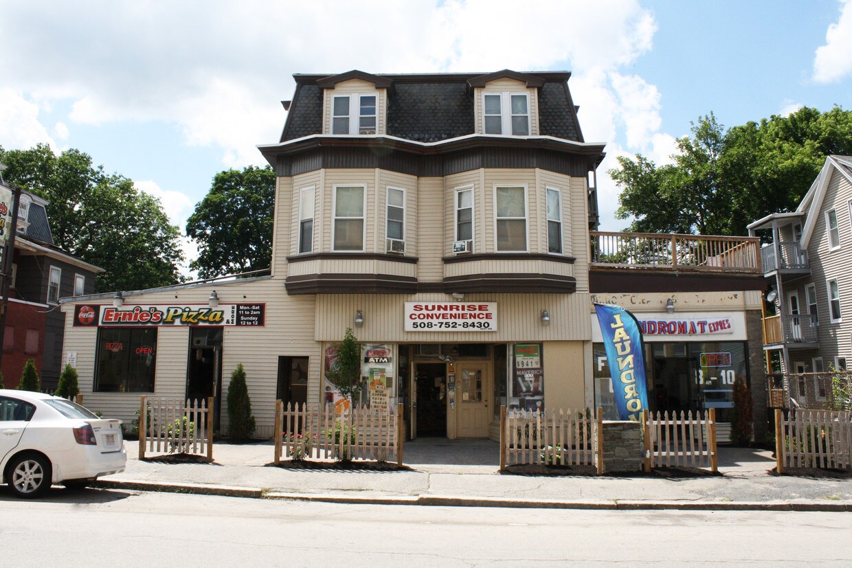 80 West St, Worcester, MA 01609 Apartments in Worcester, MA