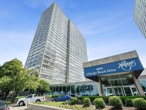 Building Photo - 4800 S Chicago Beach Dr