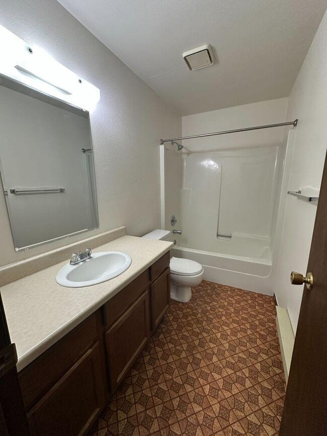 Building Photo - 2 bedroom in Billings MT 59102