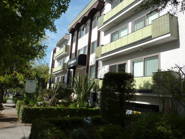 Foto del edificio - 2055 Rodney Dr