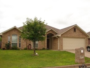 Building Photo - 217 Cass Cir