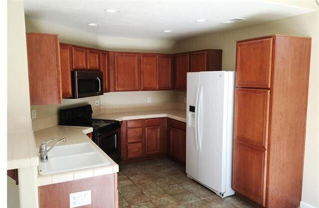 Building Photo - 2520 Roman Dr