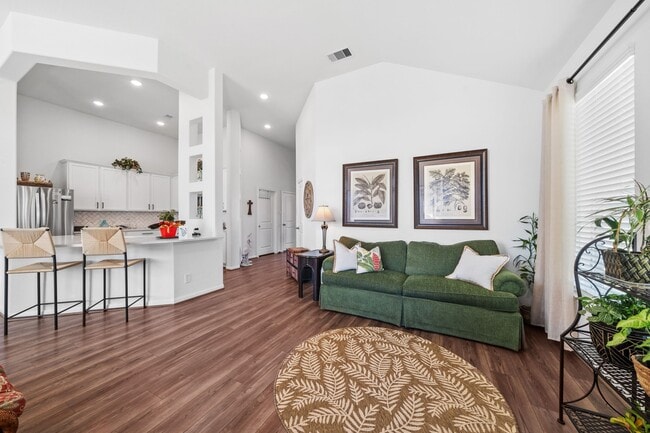 Building Photo - 1313 Mainland Shrs Ln