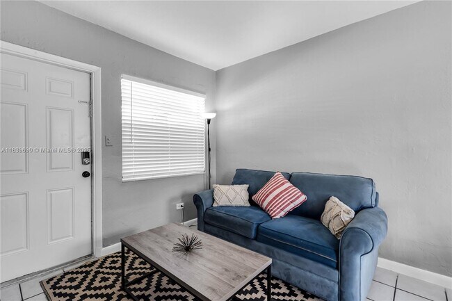Foto del edificio - 105 SW 5th Ct