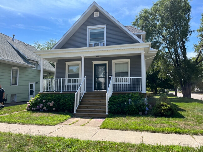 Building Photo - 602 Howard Ave