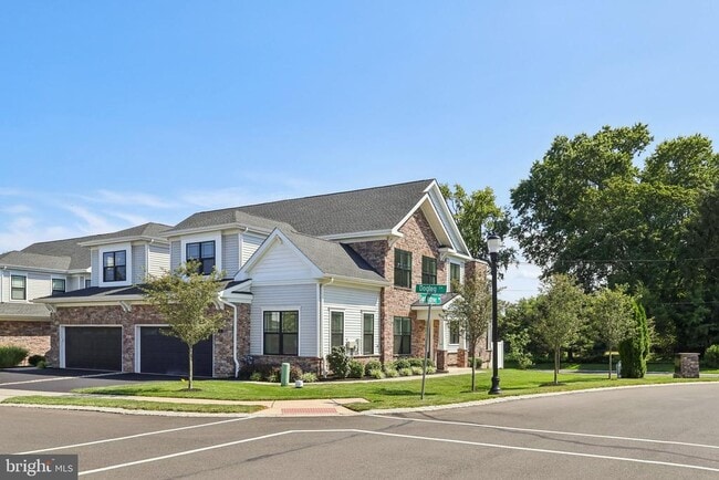 Building Photo - 2 Dogleg Ln