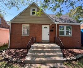 Building Photo - 4432 Kentucky St