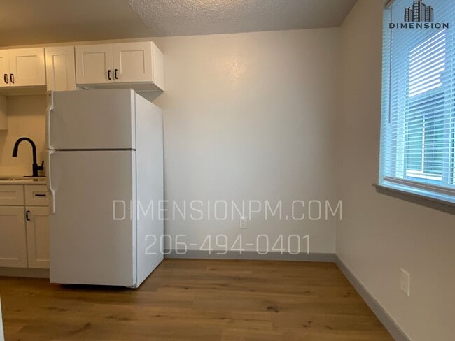Building Photo - Convenient 1 bed 1 bath Units!