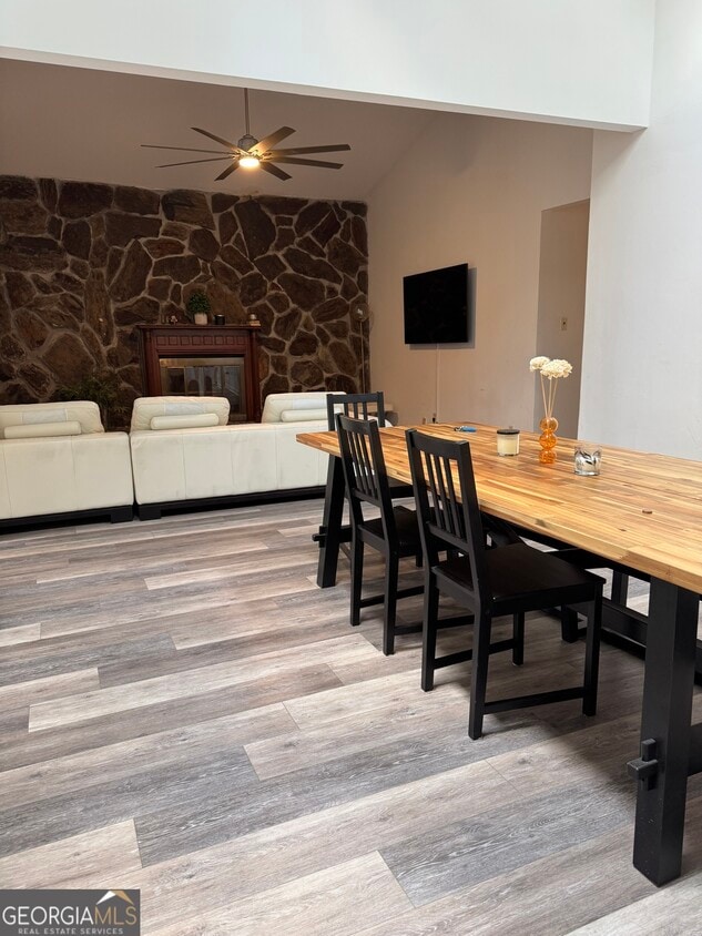 Primary Photo - 1014 Curran St NW