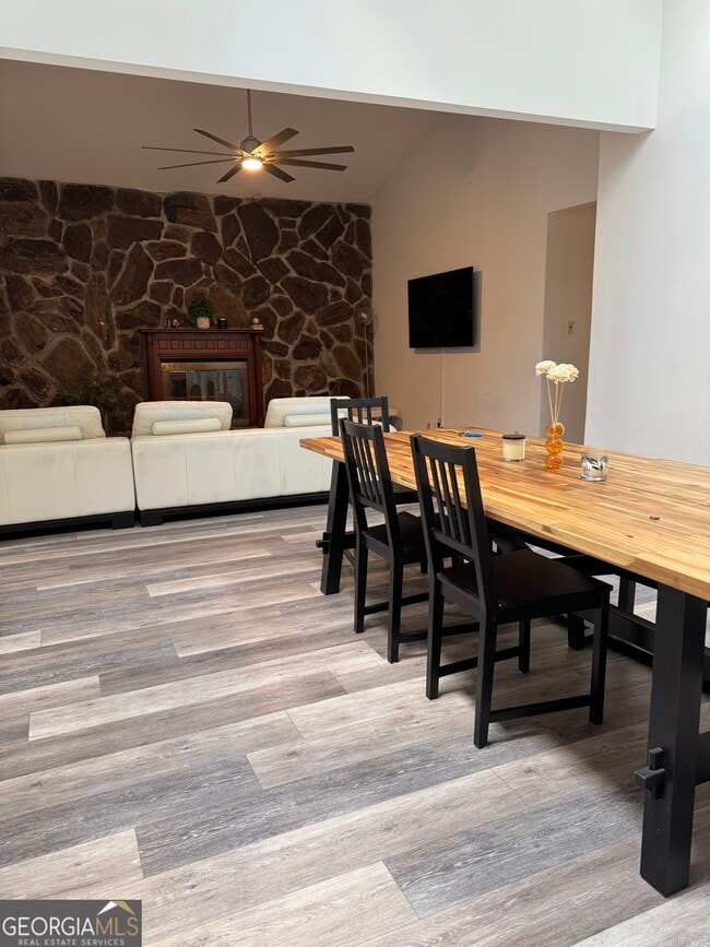 Building Photo - 1014 Curran St NW