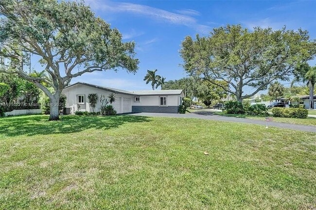 Foto del edificio - 2761 NE 12th St