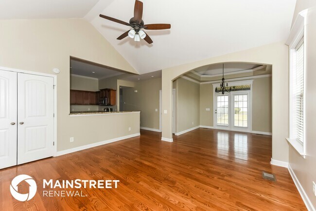 Building Photo - 501 Albion Cir