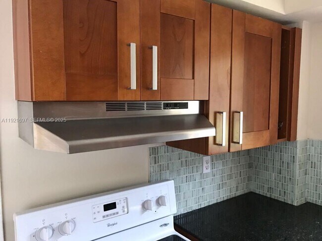 Foto del edificio - 1450 NE 191st St