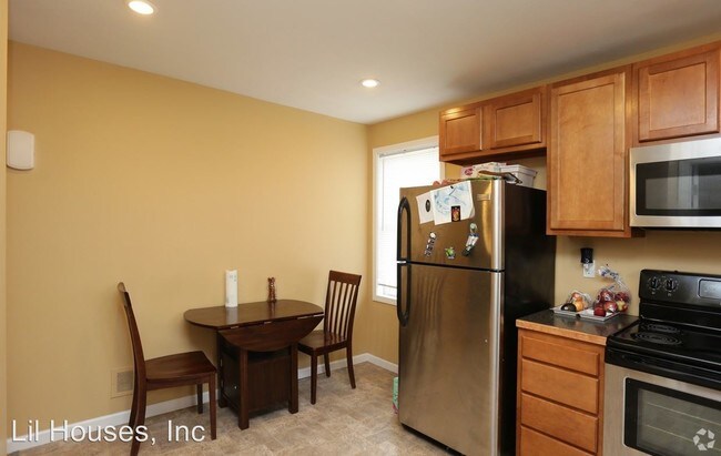 Foto del edificio - 2 br, 1 bath Room For Rent - 205 Robert Drive