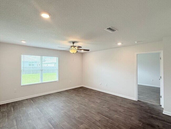 Building Photo - 5970 Smarty Jones Wy