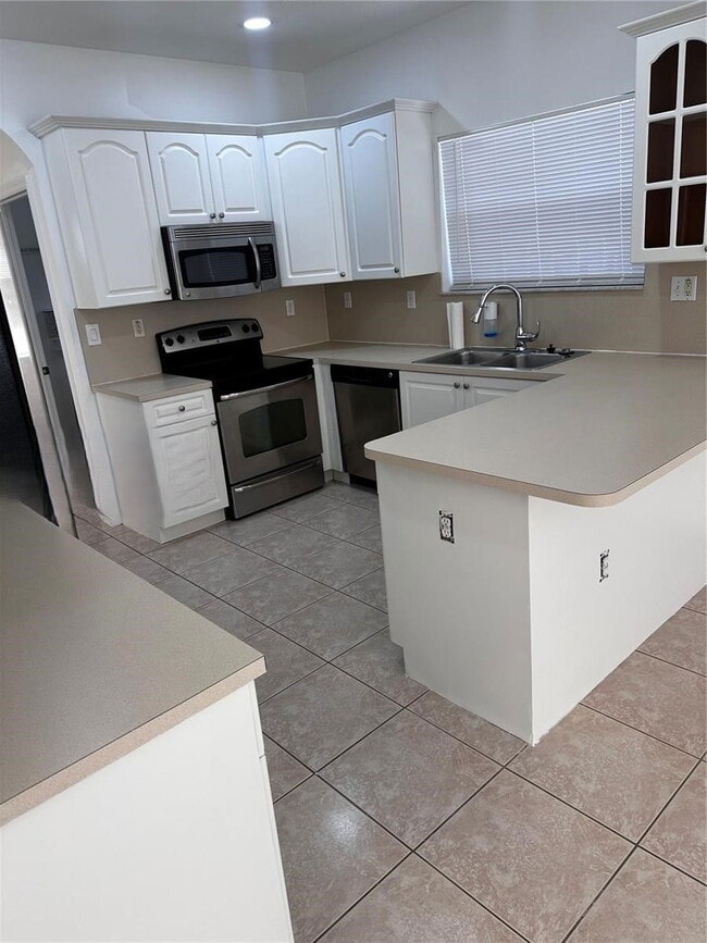 Building Photo - Southwest 159th Avenue, Miami, FL 33185 - 3 BR 2.5 BA house