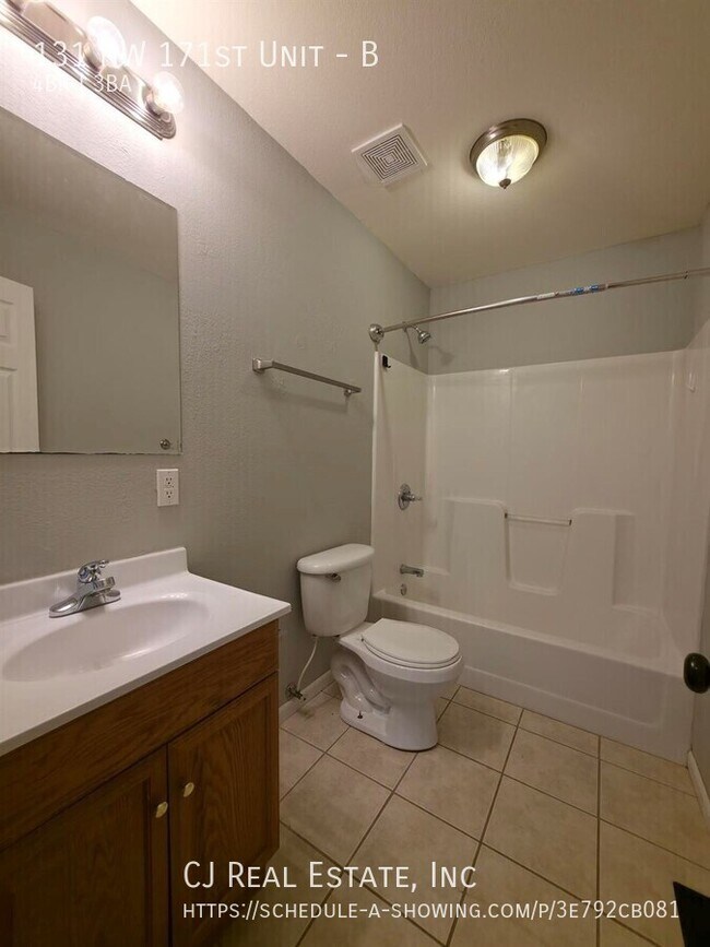 Foto del edificio - 131 NW 171 Rd