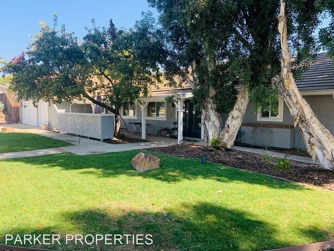 Building Photo - 3 br, 2.5 bath House - 1709 La Valhalla Pl