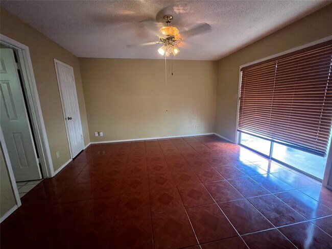 Foto del edificio - 815 Huntingdon Pl