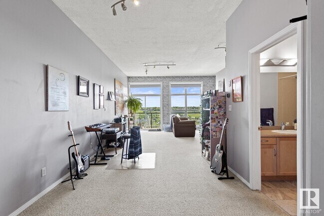 Photo du bâtiment - 9503 101 Ave NW
