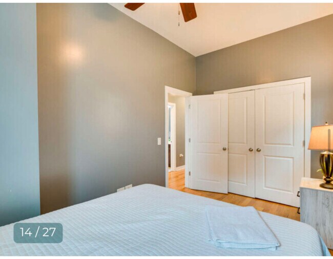 Foto del edificio - 4241 S Langley Ave