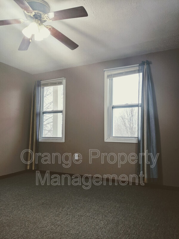Building Photo - 2402 S 18th St
