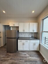 Building Photo - 161 Maple Ave
