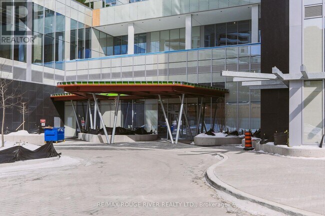 Photo du bâtiment - 5180 Yonge St