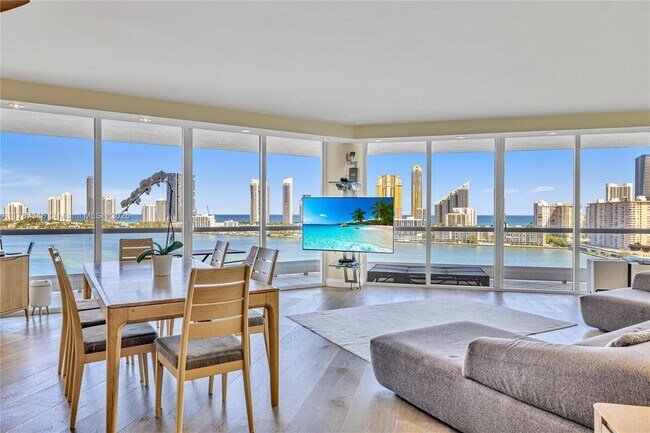Building Photo - 2600 Island Blvd