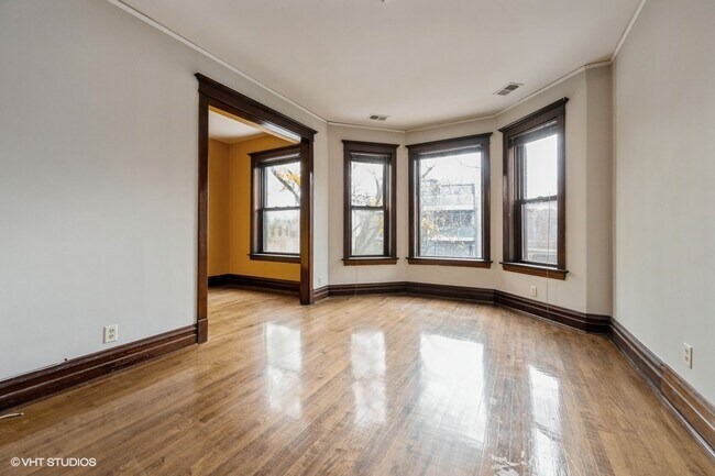 Foto del edificio - 1440 W Diversey Pkwy