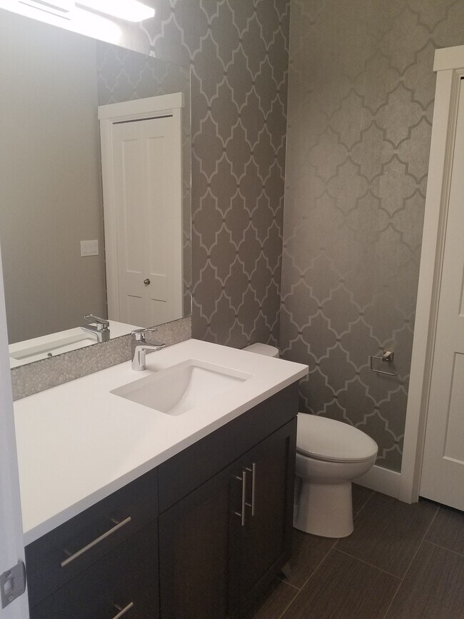 Foto del edificio - 335 E 36th St