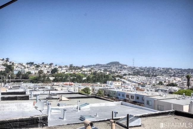 Building Photo - 5 bedroom in San Francisco CA 94112