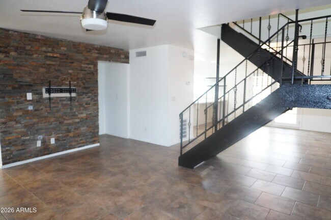 Foto del edificio - 6837 E Osborn Rd