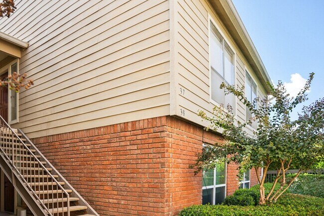 Foto del edificio - 5005 Georgi Ln