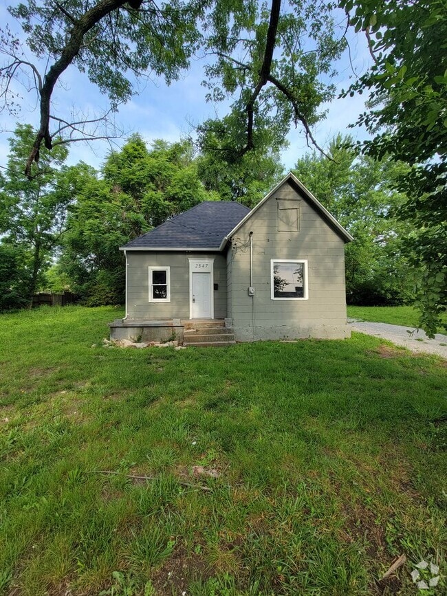 Building Photo - 2347 N Lyon Ave